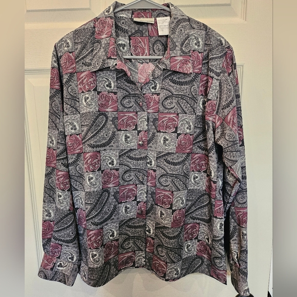Floral Paisley Button-Up Blouse โ๏ธ - Picture 1 of 10